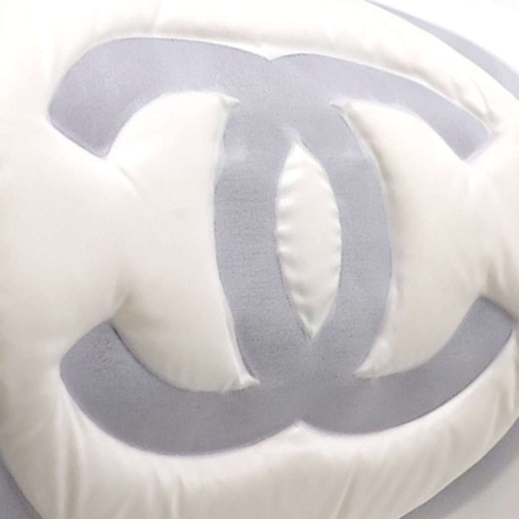 Chanel Embossed Nylon Tweed Doudoune Belt Bag White Very good condition - Box View