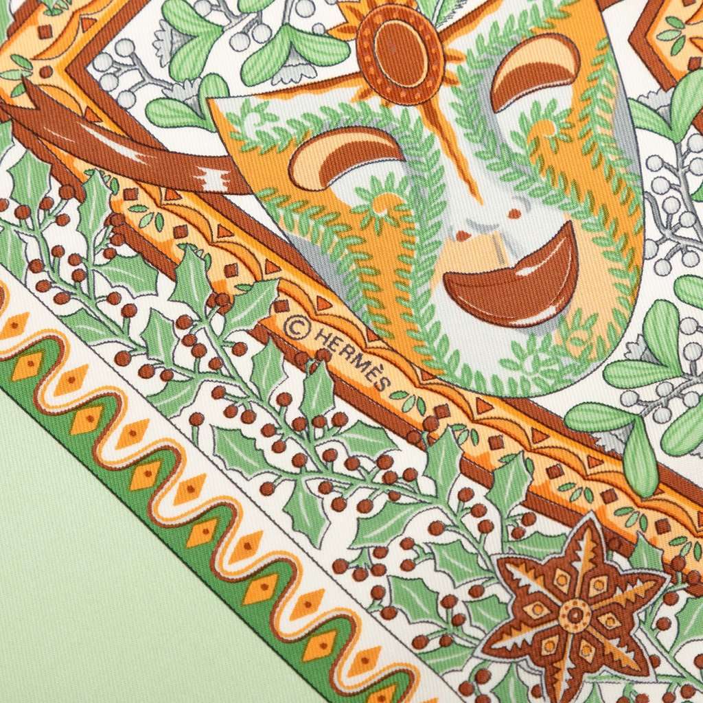 Hermès Axis Mundi Silk Scarf 90 Green Very good condition - Back View