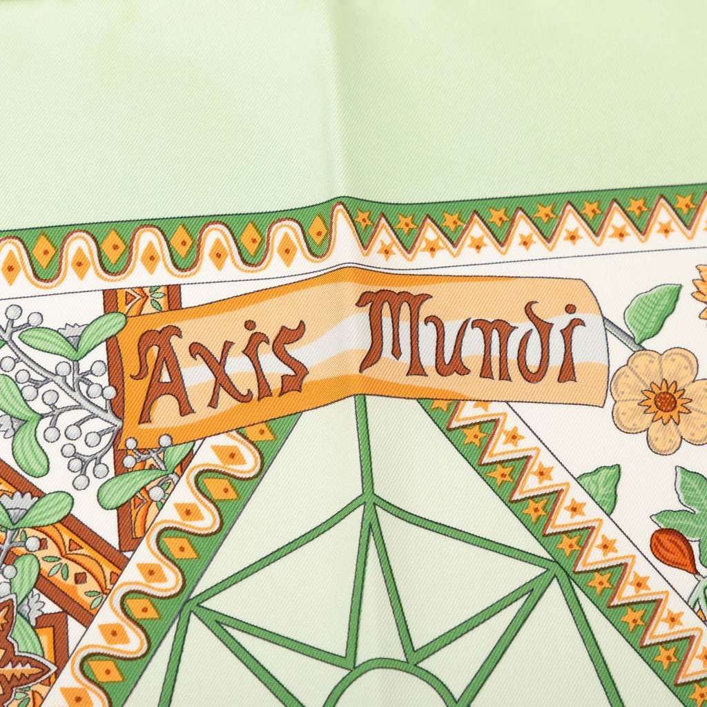 Hermès Axis Mundi Silk Scarf 90 Green Very good condition - Model View