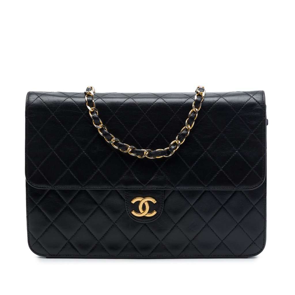 Chanel Medium CC Quilted Lambskin Single Flap Black Leather Very good condition - Front View