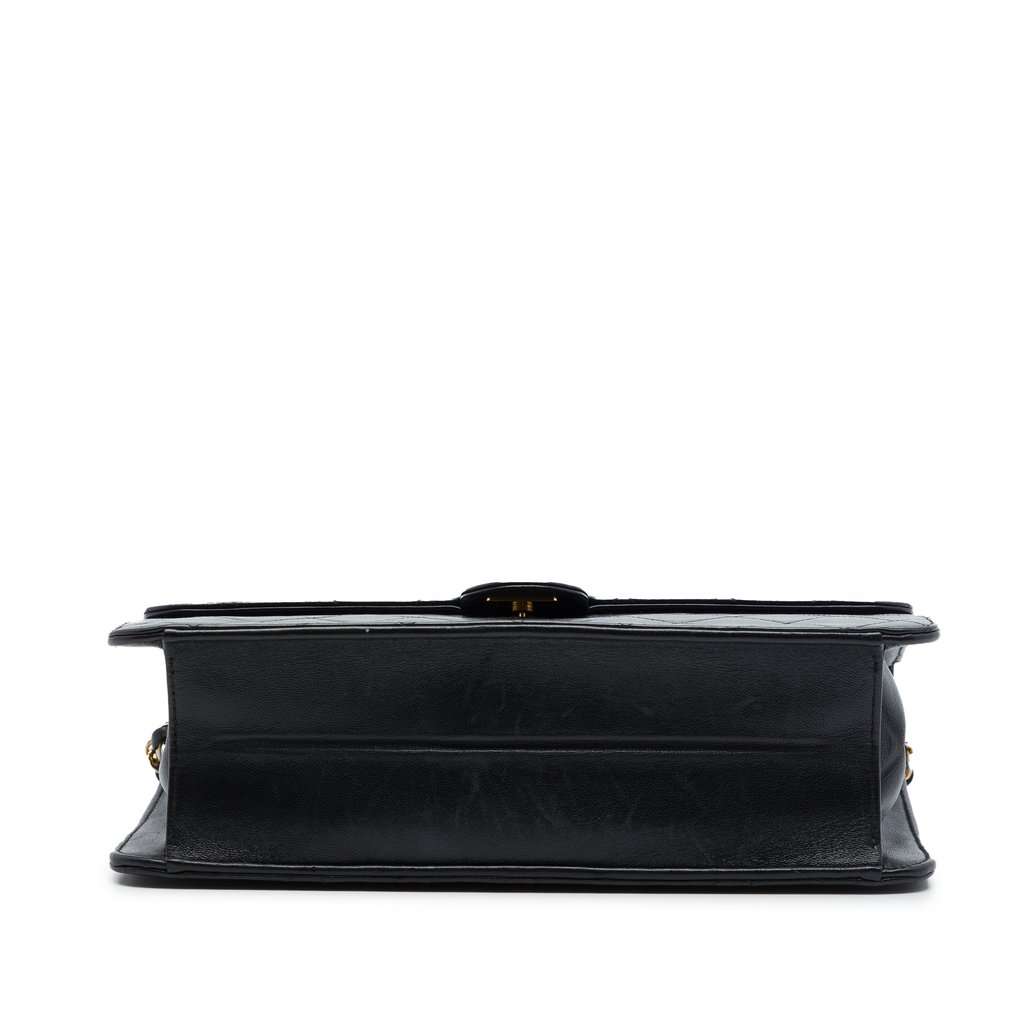 Chanel Medium CC Quilted Lambskin Single Flap Black Leather Very good condition - Inside View