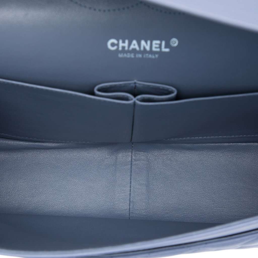 Chanel Jumbo Classic Lambskin Double Flap Purple Leather Very good - Model View