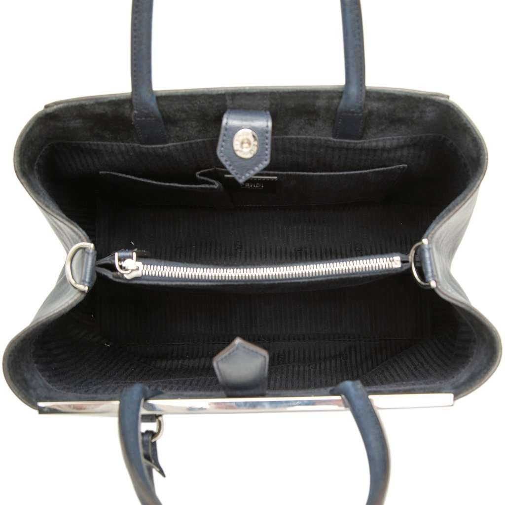 Fendi Medium Leather 2Jours Satchel Black Leather Very good condition - Model View