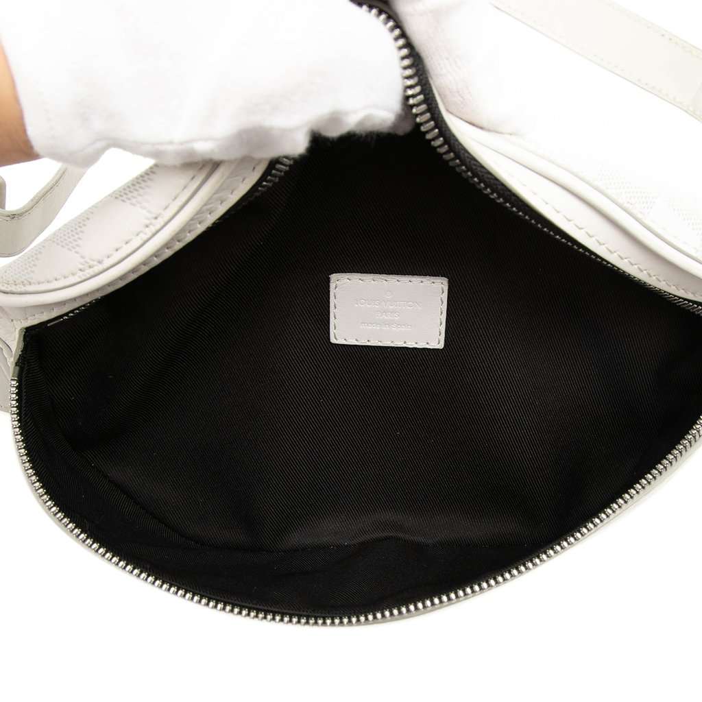 Louis Vuitton Damier Infini Campus Bumbag White Leather Very good condition - Model View