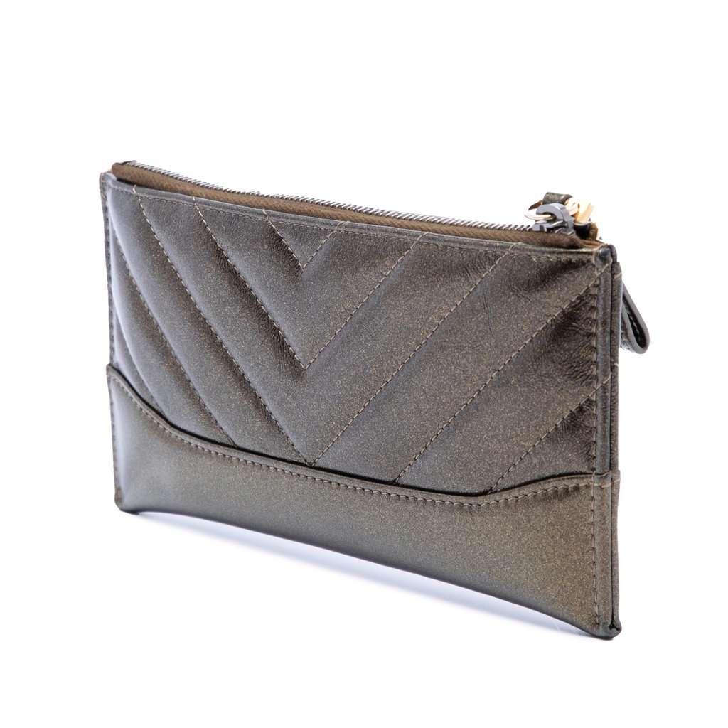 Chanel Chevron Metallic Aged Calfskin Gabrielle Zip Pouch Brown Leather Very good condition - Back View
