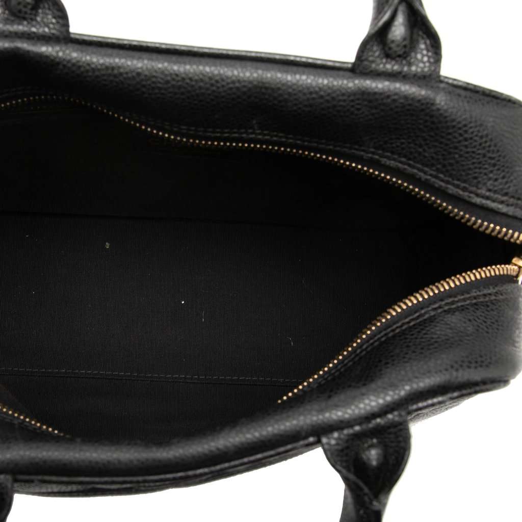 Chanel CC Quilted Caviar Bowling Bag Black Leather Very good condition - Model View