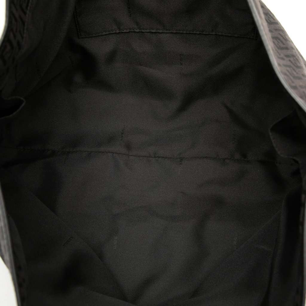 Fendi Zucchino Canvas Tote Black Very good - Model View
