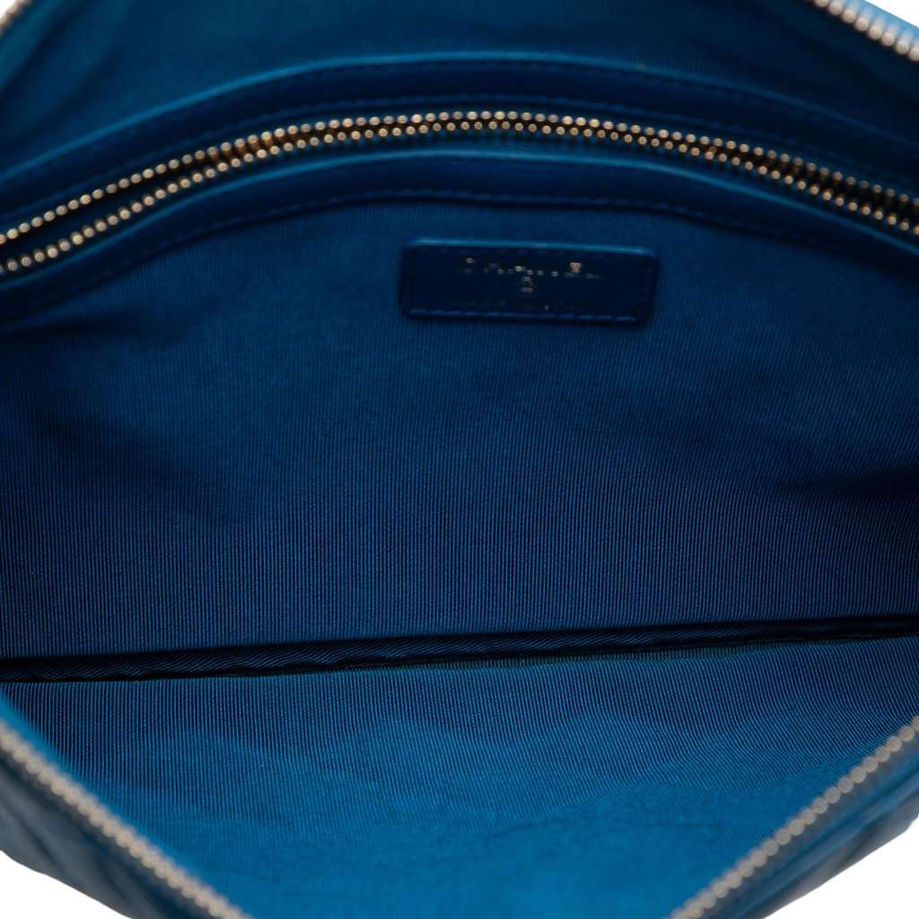 Chanel Medium Quilted Lambskin O Case Clutch Blue Leather Very good condition - Model View