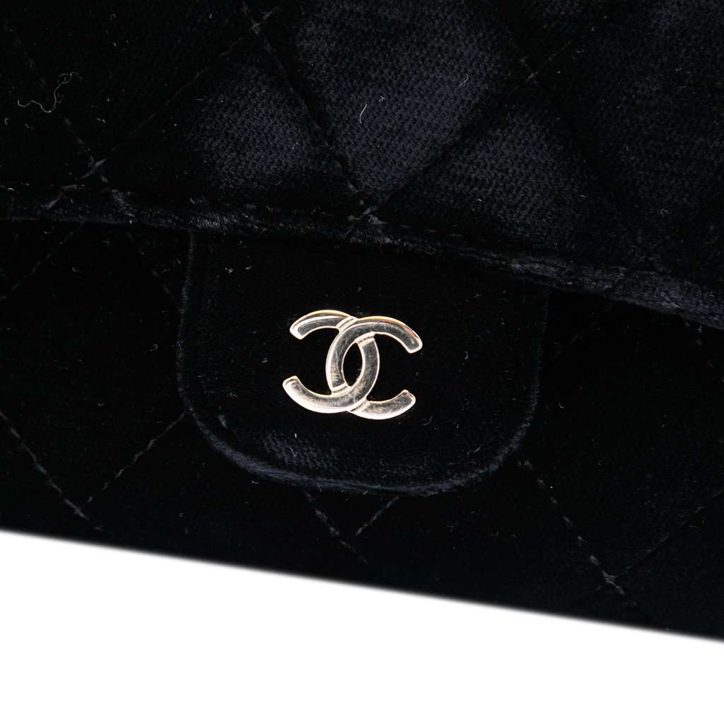 Chanel CC Quilted Velvet Wallet on Removable Chain Black Very good condition - Box View