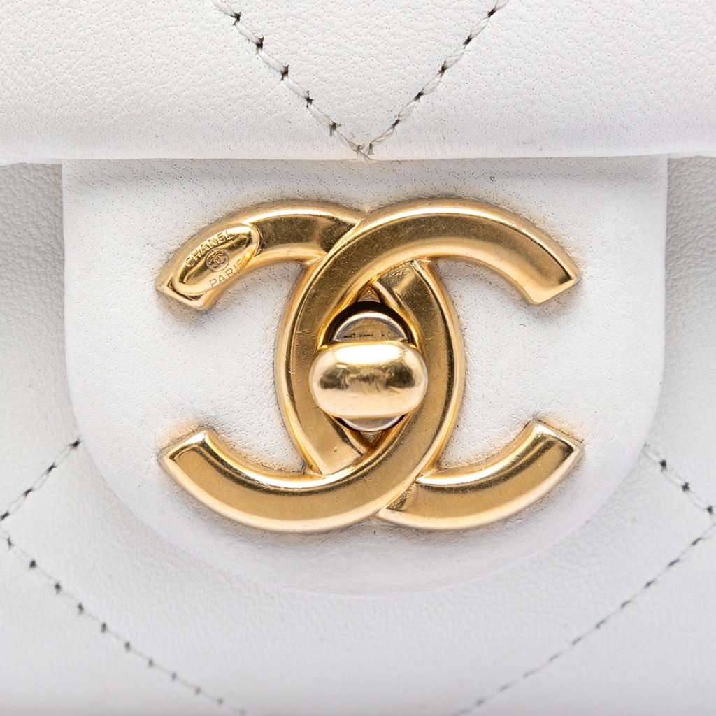 Chanel Medium Quilted Lambskin A Real Catch Flap White Leather Very good - Box View