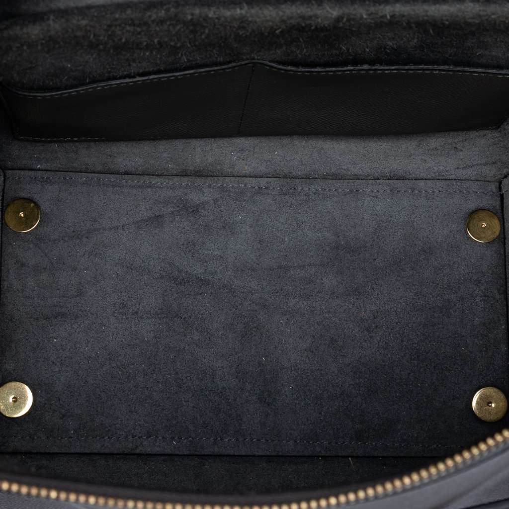 Celine Mini Grained Calfskin Belt Bag Green Leather Very good condition - Model View