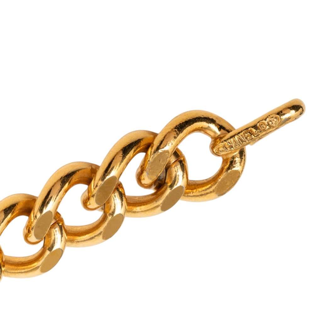 Chanel CC Gold Plated 31 Rue Cambon Medallion Chain Belt Gold Metal Very good - Model View