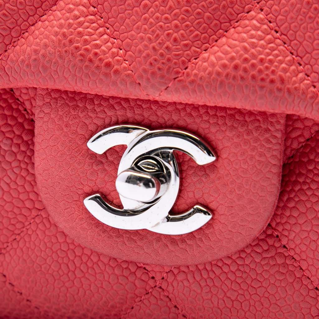 Chanel Quilted Caviar Flap Clutch with Chain Pink Leather Very good condition - Box View