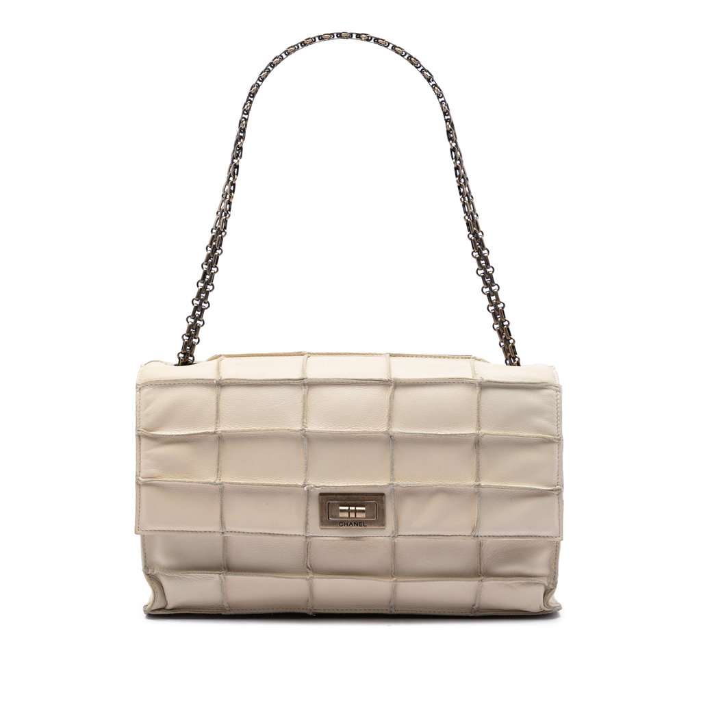 Chanel Identification Lambskin Patchwork Reissue 2.55 Flap Brown Leather Very good condition - Front View