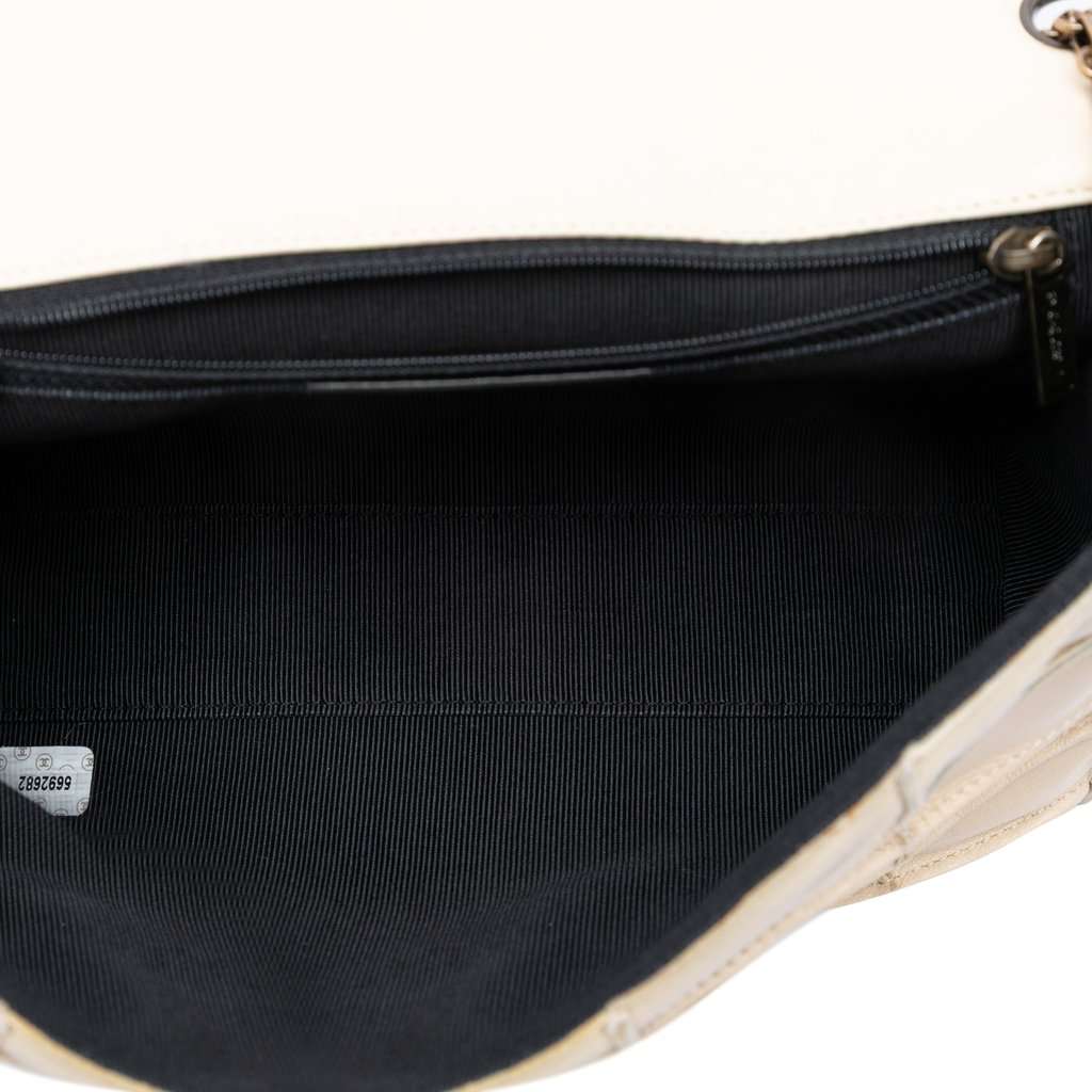 Chanel Identification Lambskin Patchwork Reissue 2.55 Flap Brown Leather Very good condition - Model View