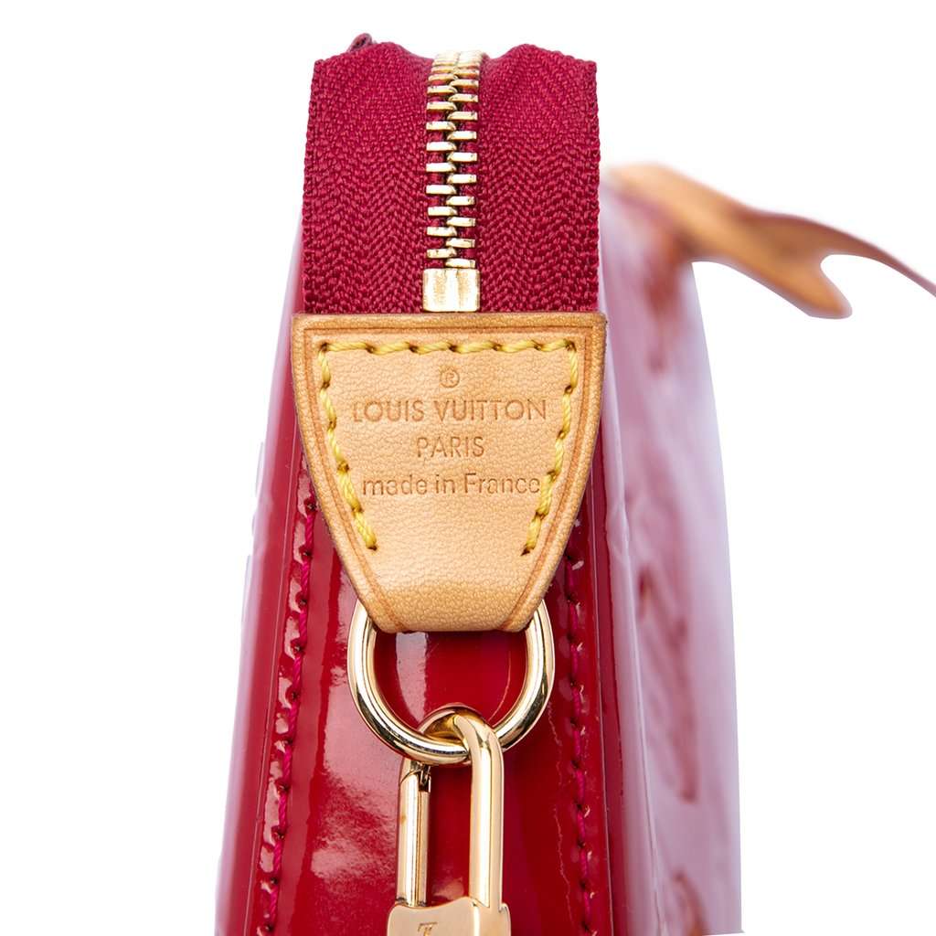 Louis Vuitton Monogram Vernis Pochette Accessoires Red Leather Very good condition - Box View