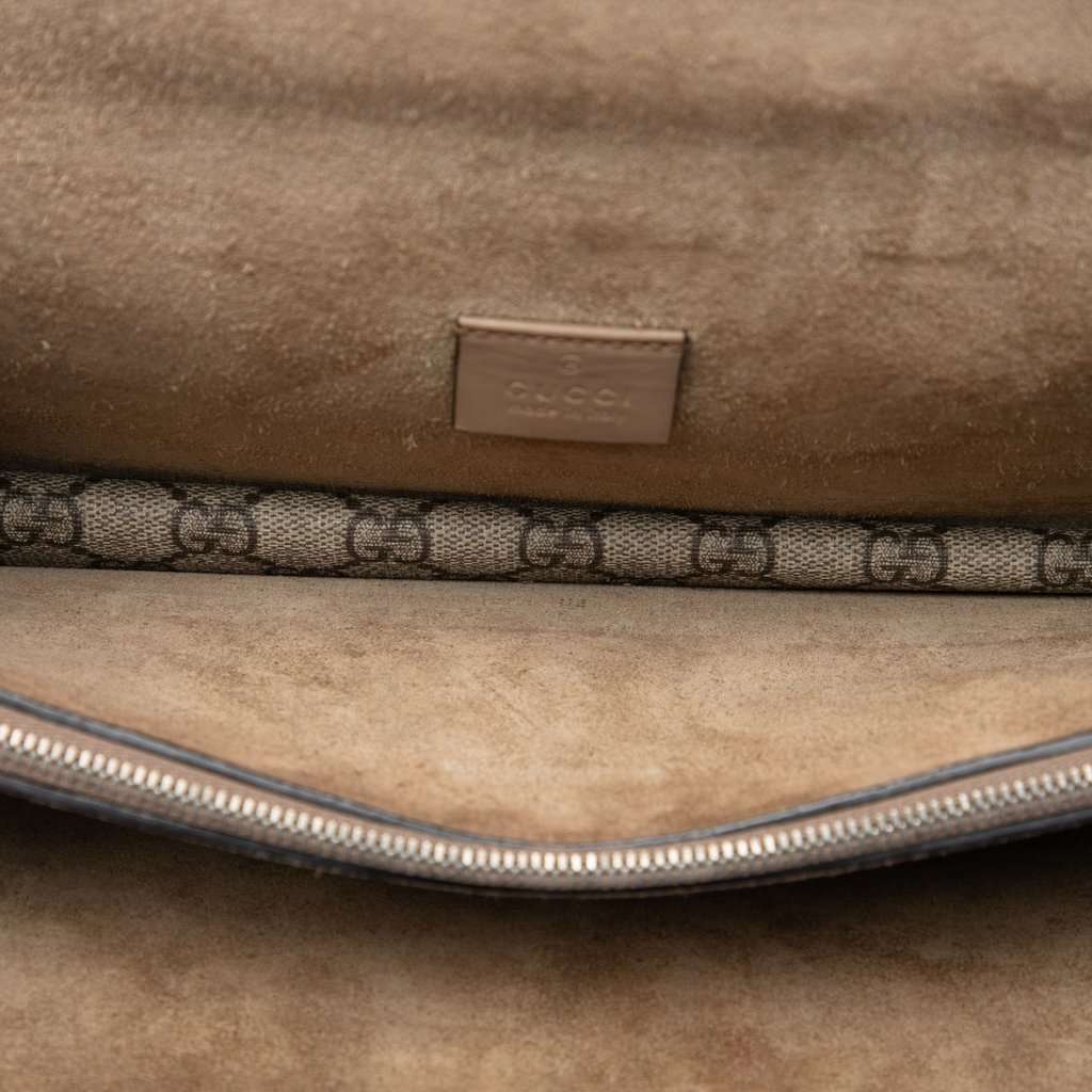 Gucci Medium GG Supreme Dionysus Shoulder Bag Beige Very good - Model View