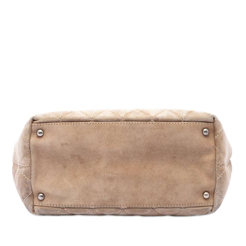 Chanel CC Quilted Suede Turnlock Satchel Beige Leather Good condition - Inside View