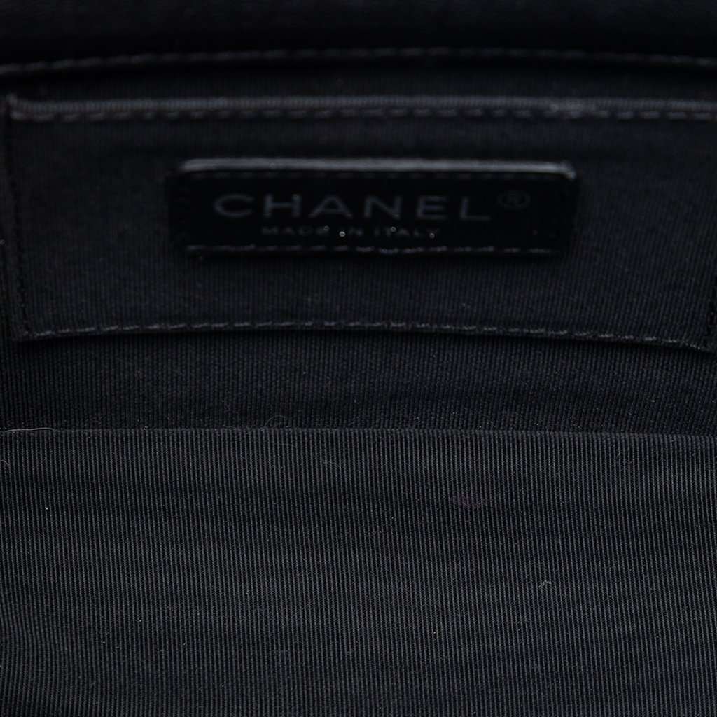 Chanel Patent and Acrylic Crystal Embellished Boy Brick Horizontal Flap Black Leather Very good condition - Model View