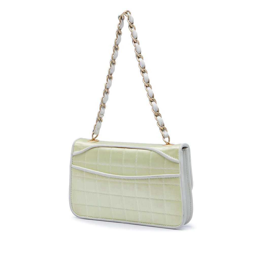 Chanel Chocolate Bar Satin Reissue 2.55 Single Flap Green Very good condition - Back View