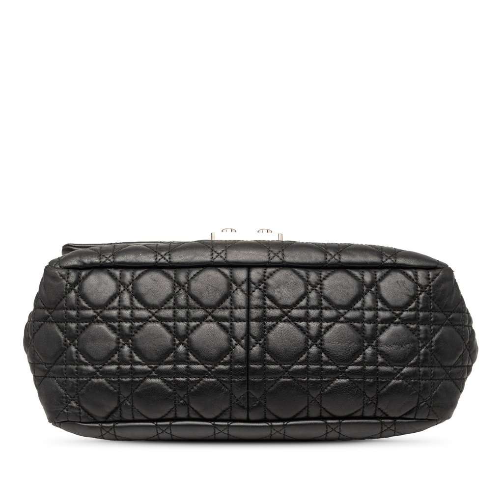 Dior Lambskin Cannage New Lock Shoulder Bag Black Leather Very good - Inside View