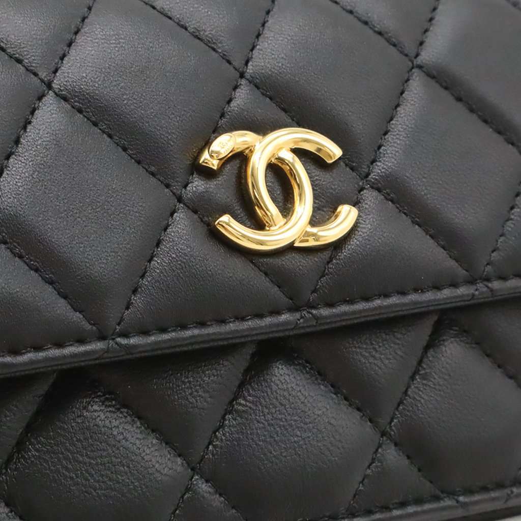 Chanel CC Quilted Lambskin Wooden Beads Top Handle Wallet On Chain Black Leather Very good condition - Model View