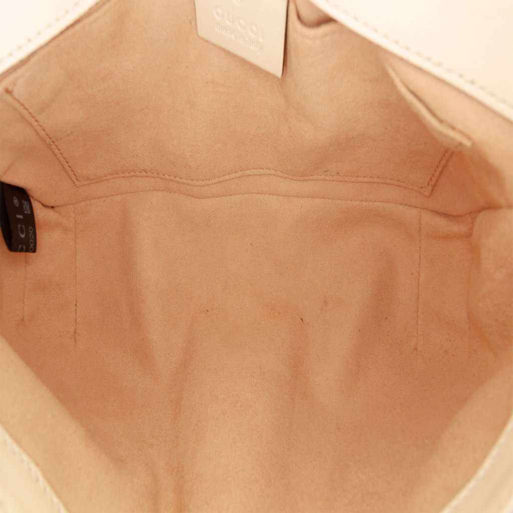 Gucci Small GG Marmont Matelasse Calfskin Shoulder Bag White Leather Very good condition - Model View