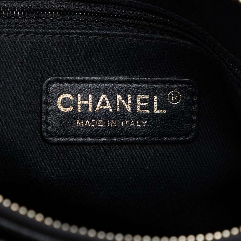 Chanel CC Quilted Patent Double Zip Camera Bag Black Leather Very good condition - Box View