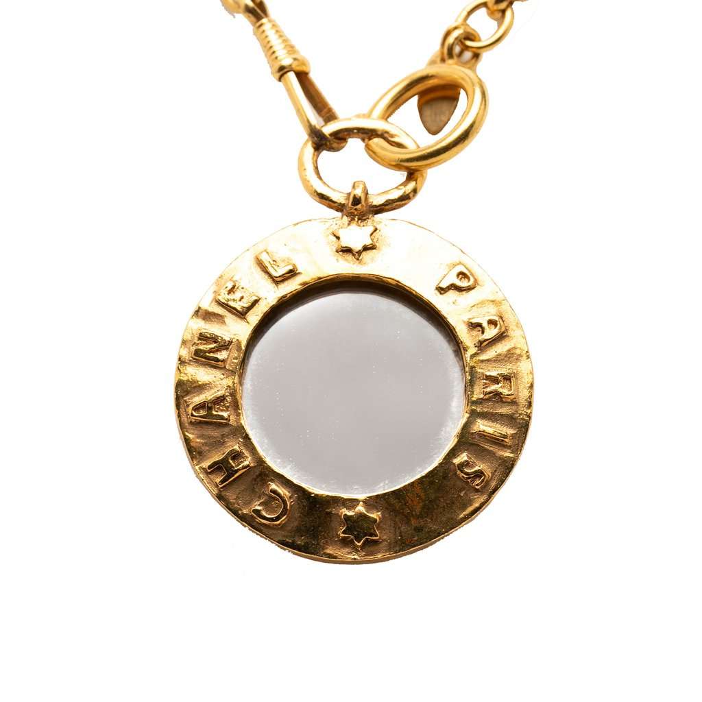 Chanel CC Gold Plated Medallion Mirror Pendant Necklace Gold Metal Very good condition - Back View