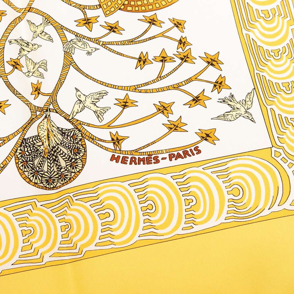 Hermès Les Legendes de l Arbre Silk Scarf 90 Yellow Very good condition - Back View