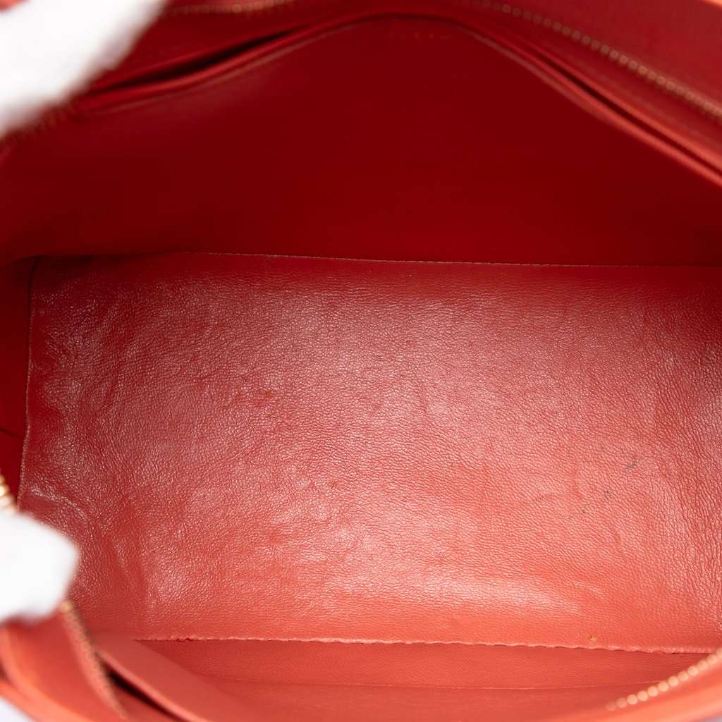 Chanel Caviar Medallion Tote Orange Leather Very good condition - Model View