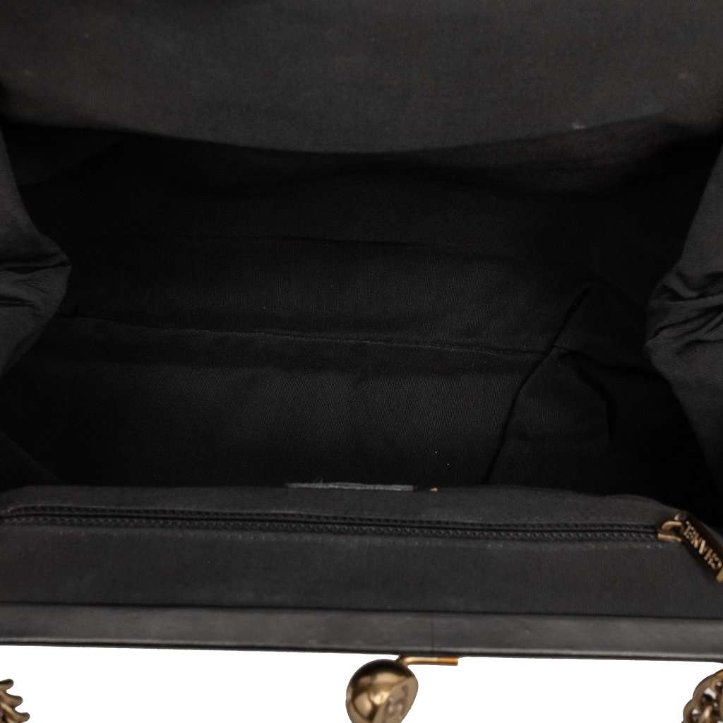 Chanel Glazed Calfskin Kiss Lock Frame Shoulder Bag Black Leather Very good condition - Model View