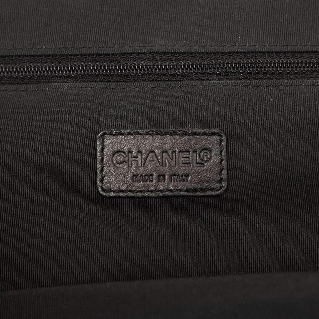 Chanel Glazed Calfskin Kiss Lock Frame Shoulder Bag Black Leather Very good condition - Box View