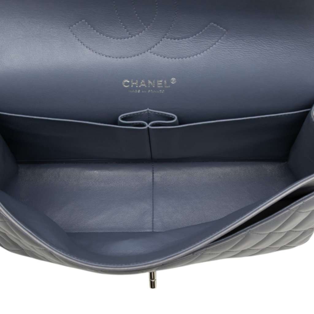 Chanel Jumbo Classic Lambskin Double Flap MultiColor Leather Very good condition - Model View