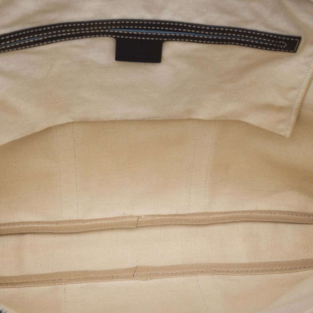 Gucci GG Supreme Business Bag Beige Very good condition - Model View