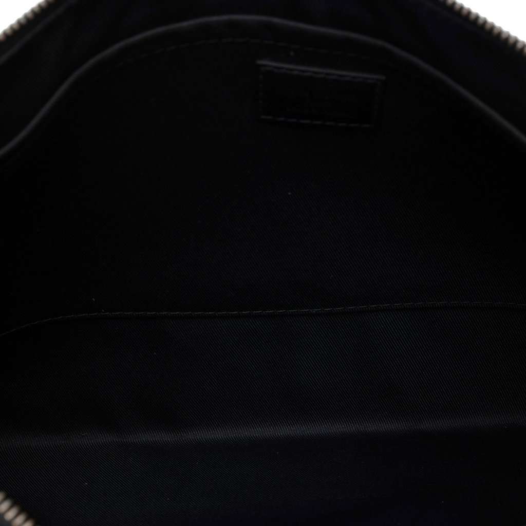 Louis Vuitton Monogram Eclipse Discovery Pochette GM Black Very good condition - Model View
