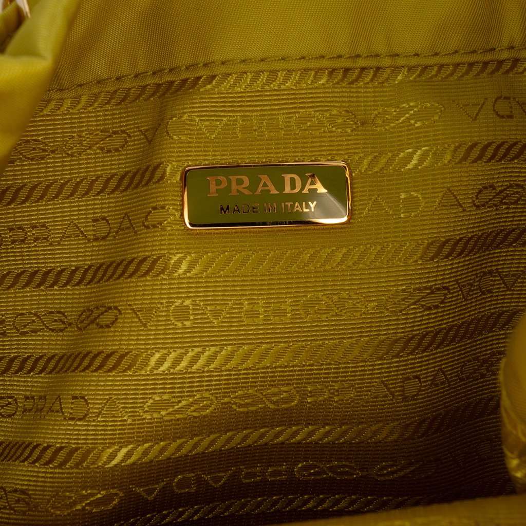 Prada Mini Re Nylon Re Edition 1978 Bucket Bag Green Never worn - Box View