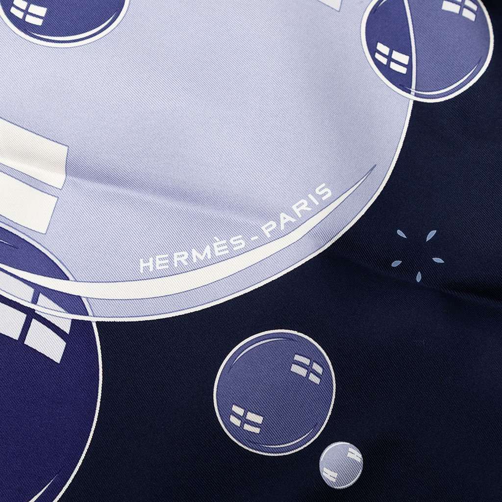 Hermès Bal de Bulles Silk Scarf 90 Blue Very good condition - Model View