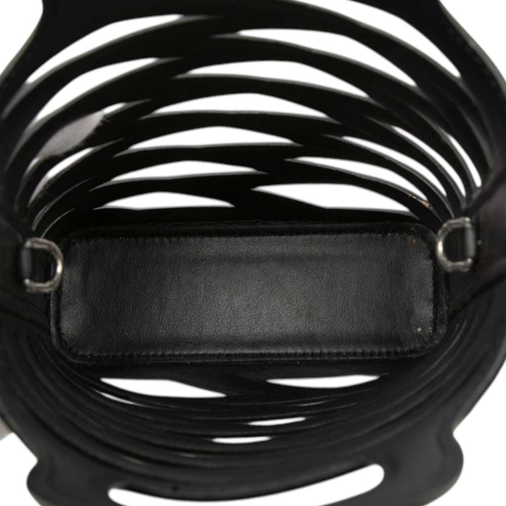 Balenciaga Leather Neo Basket Phone Holder Black Leather Very good condition - Model View