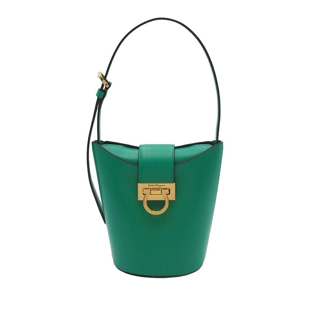 Salvatore Ferragamo Small Leather Trifolio Shoulder Bag Green Leather Very good condition - Front View