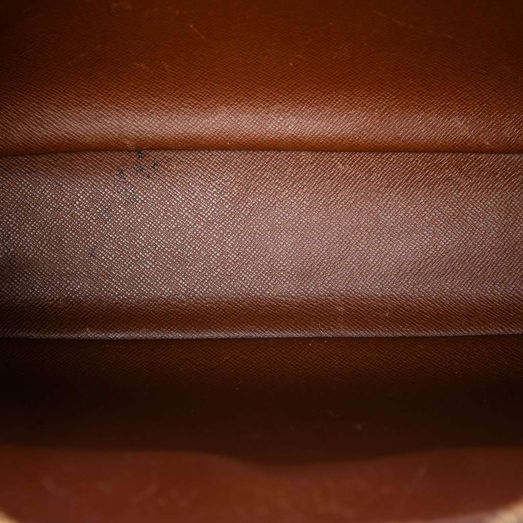 Louis Vuitton Monogram Nil Crossbody Brown Very good - Model View