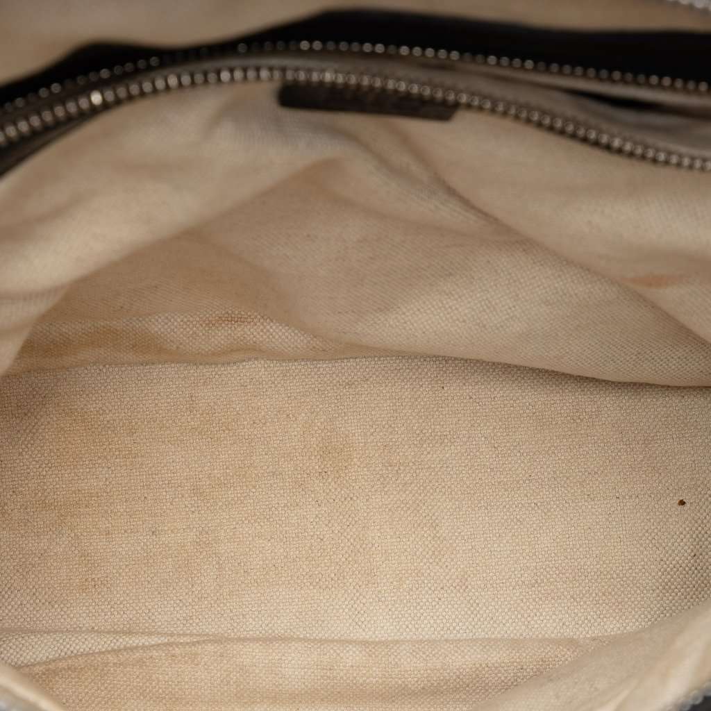 Gucci Medium Pebbled Calfskin Soho Messenger Bag Black Leather Very good - Model View