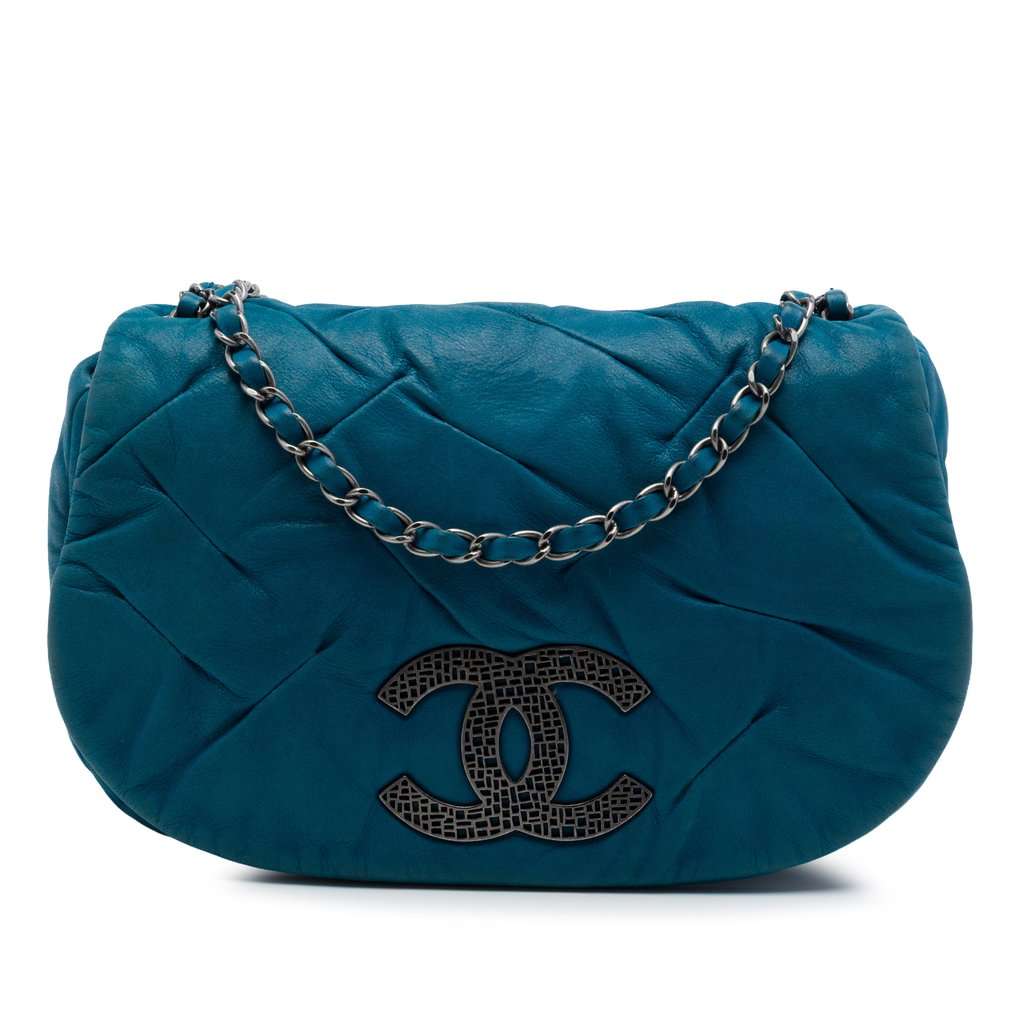 Chanel Iridescent Calfskin East Glint Flap Blue Leather Very good condition - Front View