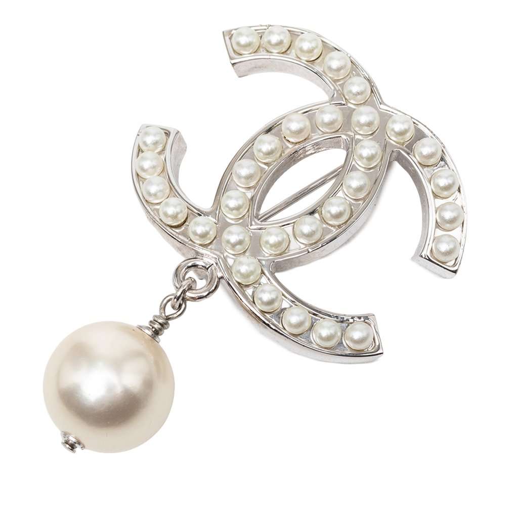 Chanel CC Brass Faux Pearl Brooch Silver Metal Very good - Front View