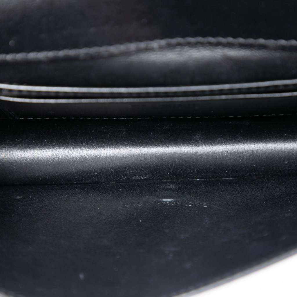 Saint Laurent Leather Crossbody Black Leather Very good - Model View