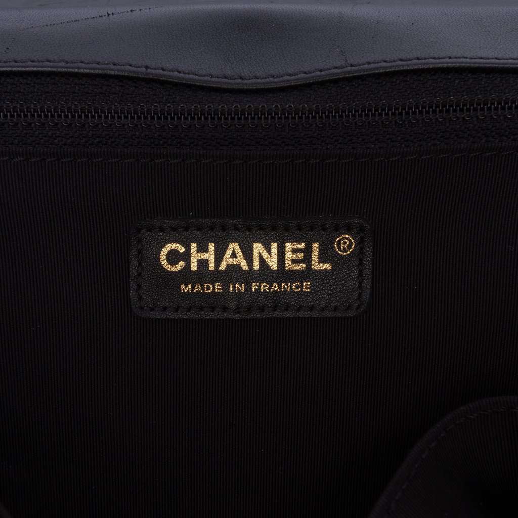 Chanel Large Quilted Patent Boy Flap Black Leather Very good - Box View