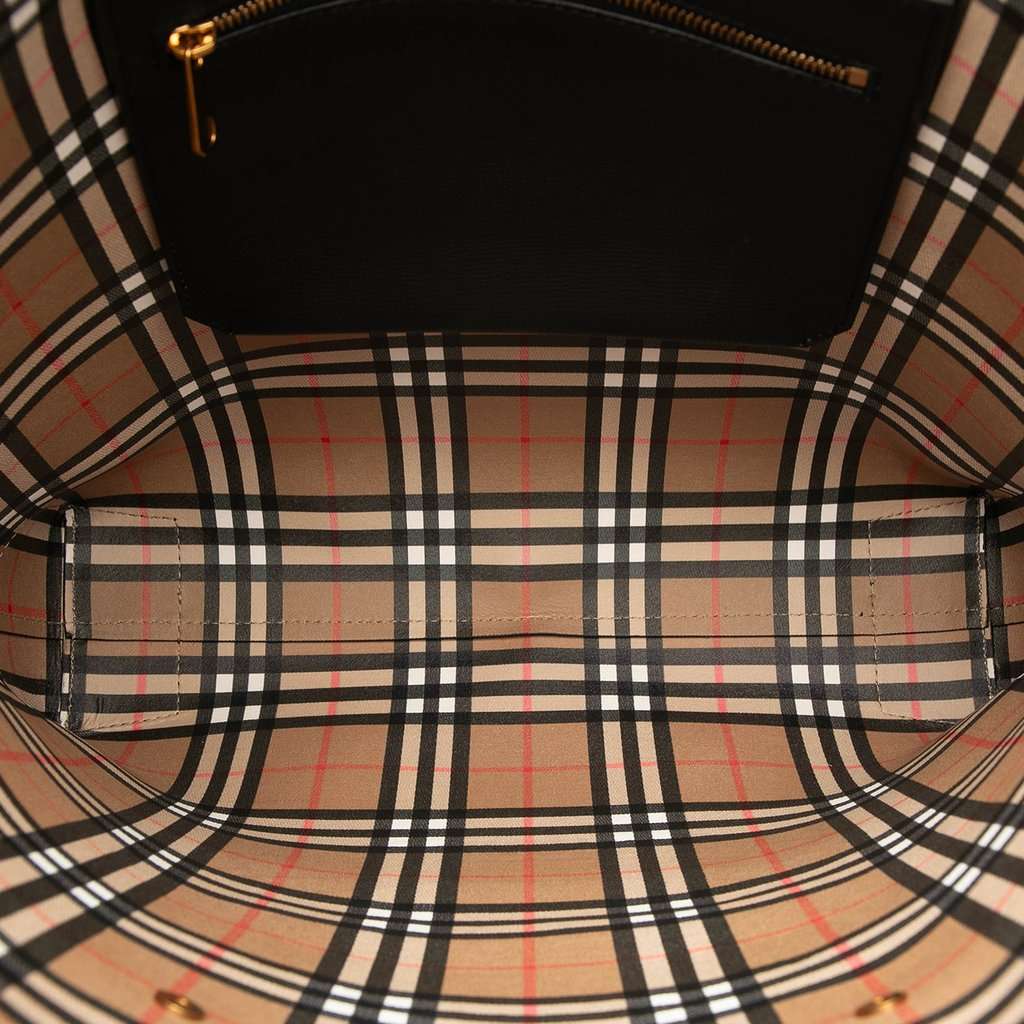 Burberry Large Embossed Leather Crest Tote Black Leather Very good condition - Model View