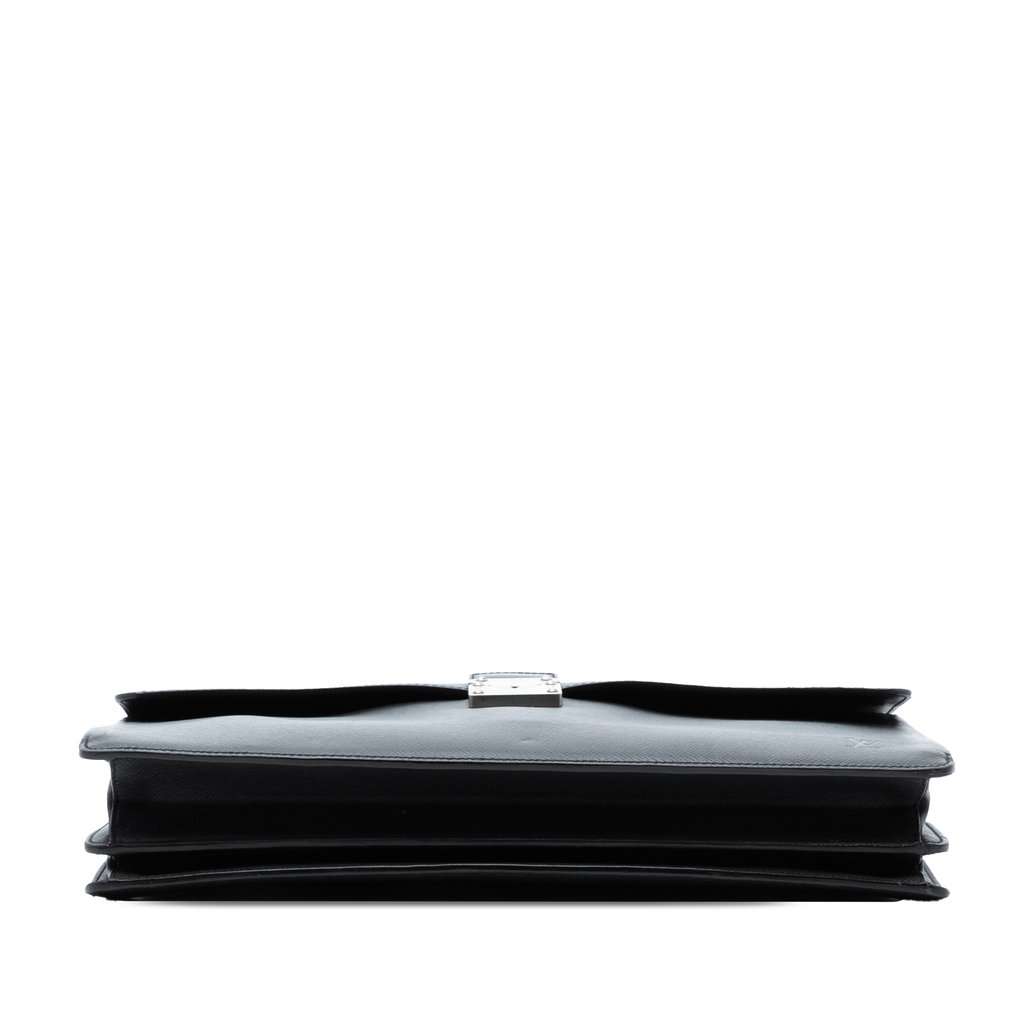 Louis Vuitton Taiga Laguito Black Leather Very good condition - Inside View