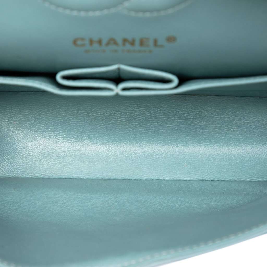 Chanel Small Classic Chevron Lambskin Double Flap Blue Leather Very good condition - Model View