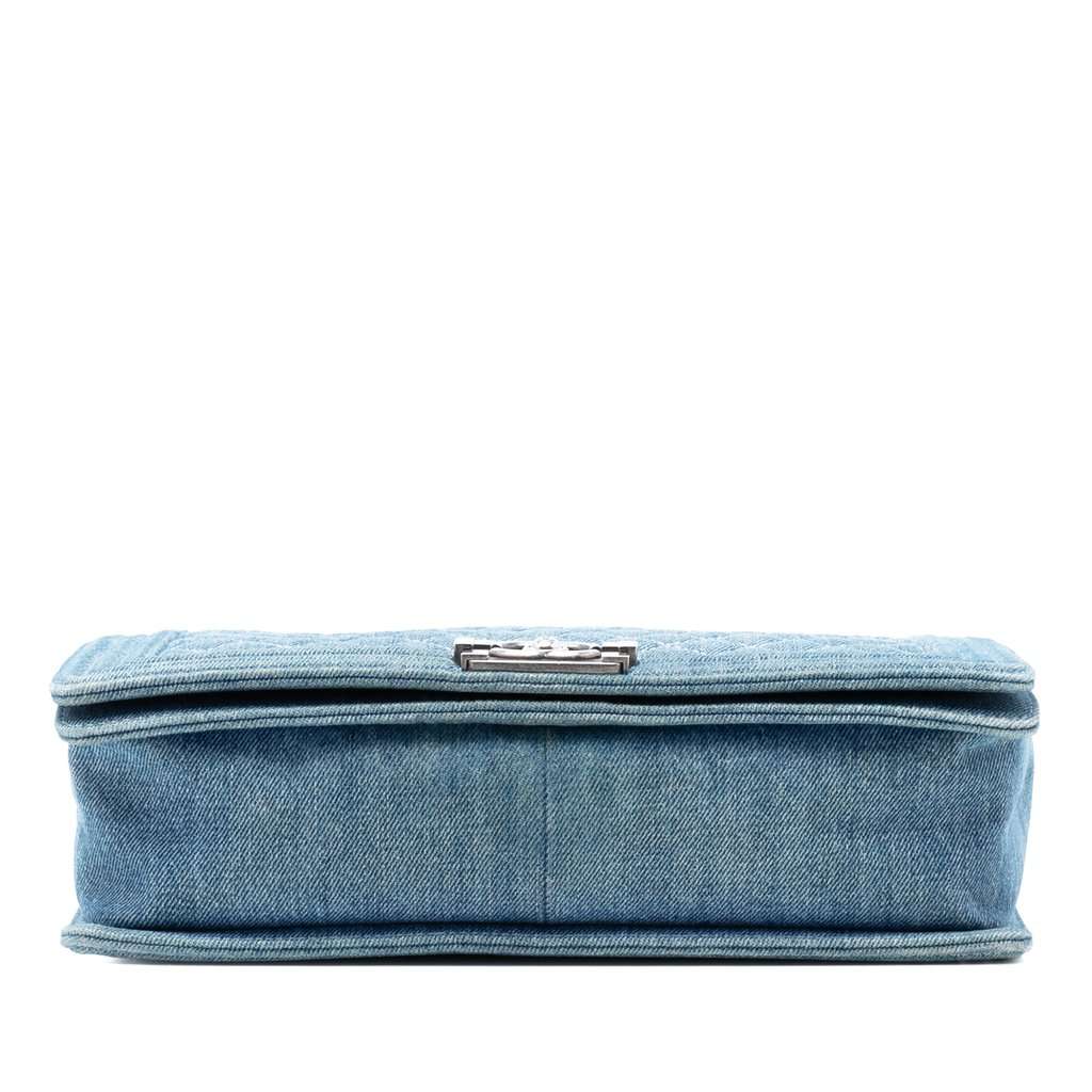 Chanel Large Quilted Denim Boy Flap Blue Never worn, with tag - Inside View